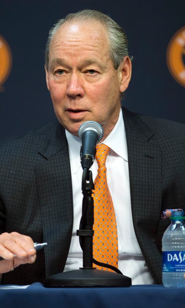 Astros owner Crane expects to hire new manager by Feb. 3